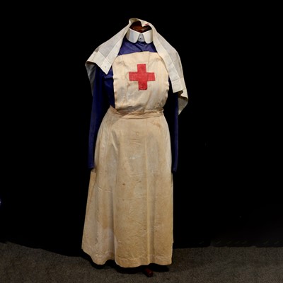 Lot 192 - WWI Red Cross Nurse uniform