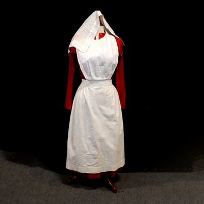 Lot 194 - WWI Red Cross Nurse uniform
