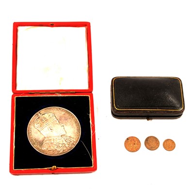 Lot 207 - Set of Maundy Money, 1907 and 1902 Coronation Medal