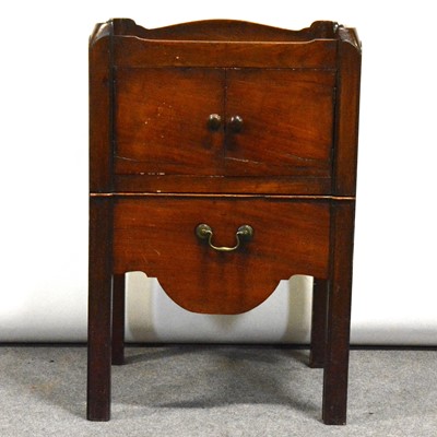 Lot 445 - George III mahogany night table