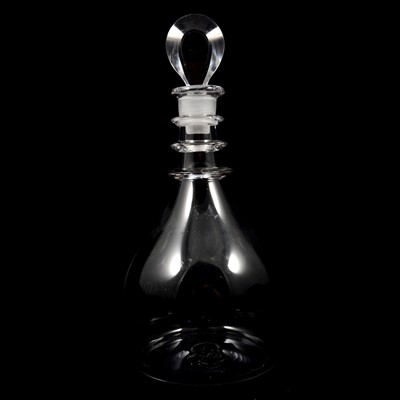 Lot 10 - A glass mallet-shape decanter