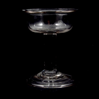 Lot 15 - A small sweetmeat glass