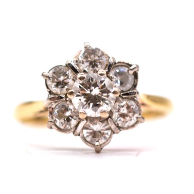 Lot 89 - A diamond cluster ring.