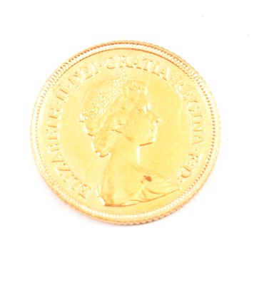 Lot 187 - Elizabeth II gold Half Sovereign coin,  1982