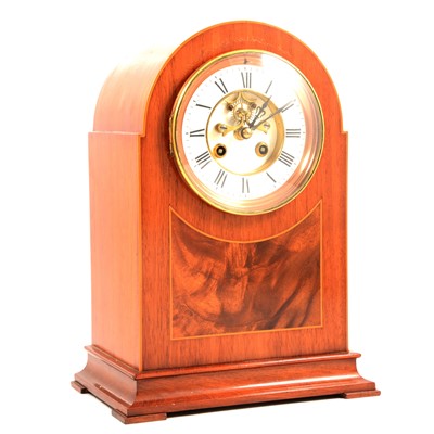 Lot 167 - Mahogany mantel clock