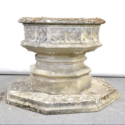 Lot 465 - Haddonstone font