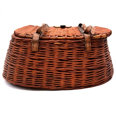 Lot 214 - A vintage wicker fishing creel, possibly a Hardy Bros 'Houghton' model