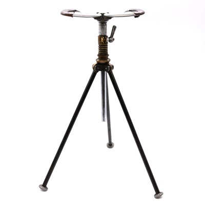 Lot 215 - Hardy Bros, a good vintage telescopic tripod sportsman's shooting seat stick