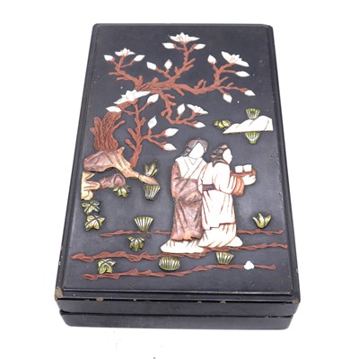 Lot 90 - Chinese lacquered box