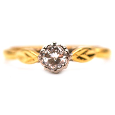 Lot 41 - A diamond solitaire ring.