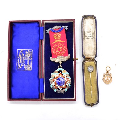 Lot 266 - Order of Buffalo silver and enamel jewel, 9 carat gold masonic pendant and a stick pin.