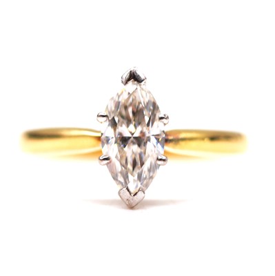 Lot 13 - A diamond solitaire ring.