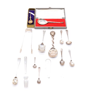 Lot 189 - Small collection of silver cutlery