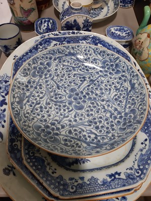 Lot 62 - Collection of Chinese ceramics