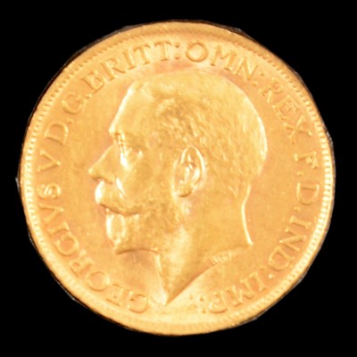 Lot 407 - George V gold Sovereign coin