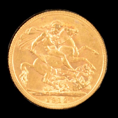 Lot 407 - George V gold Sovereign coin