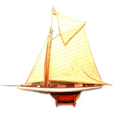 Lot 324 - Model pond yacht