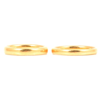 Lot 126 - Two 22 carat yellow gold wedding bands