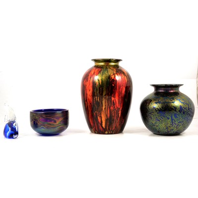 Lot 95 - Collection of modern decorative glass vases and paperweights