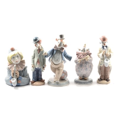 Lot 47 - Nine Lladro figurines