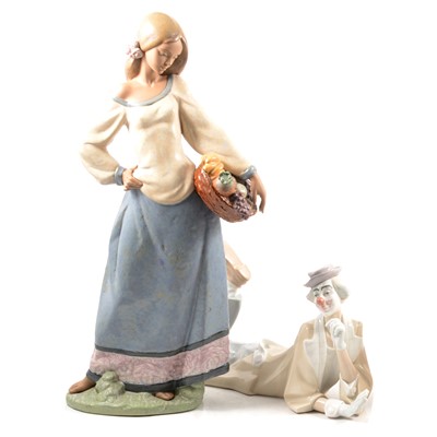 Lot 13 - Lladro Seasonal Gifts and Clown.