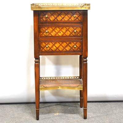 Lot 533 - French parquetry side table