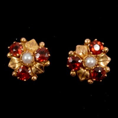 Lot 298 - A pair of garnet and pearl earstuds.
