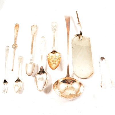 Lot 332 - Small quantity of silver flatware