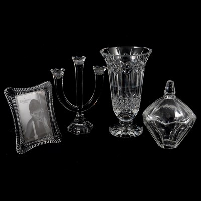 Lot 81 - Quantity of decorative glassware including a large Waterford vase