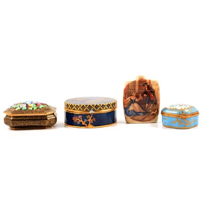 Lot 78 - Small collection of trinket boxes, pill boxes, and dishes