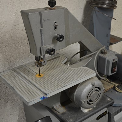 Lot 165 - Powerline Bandsaw model K1, and a General Electric vertical band saw.