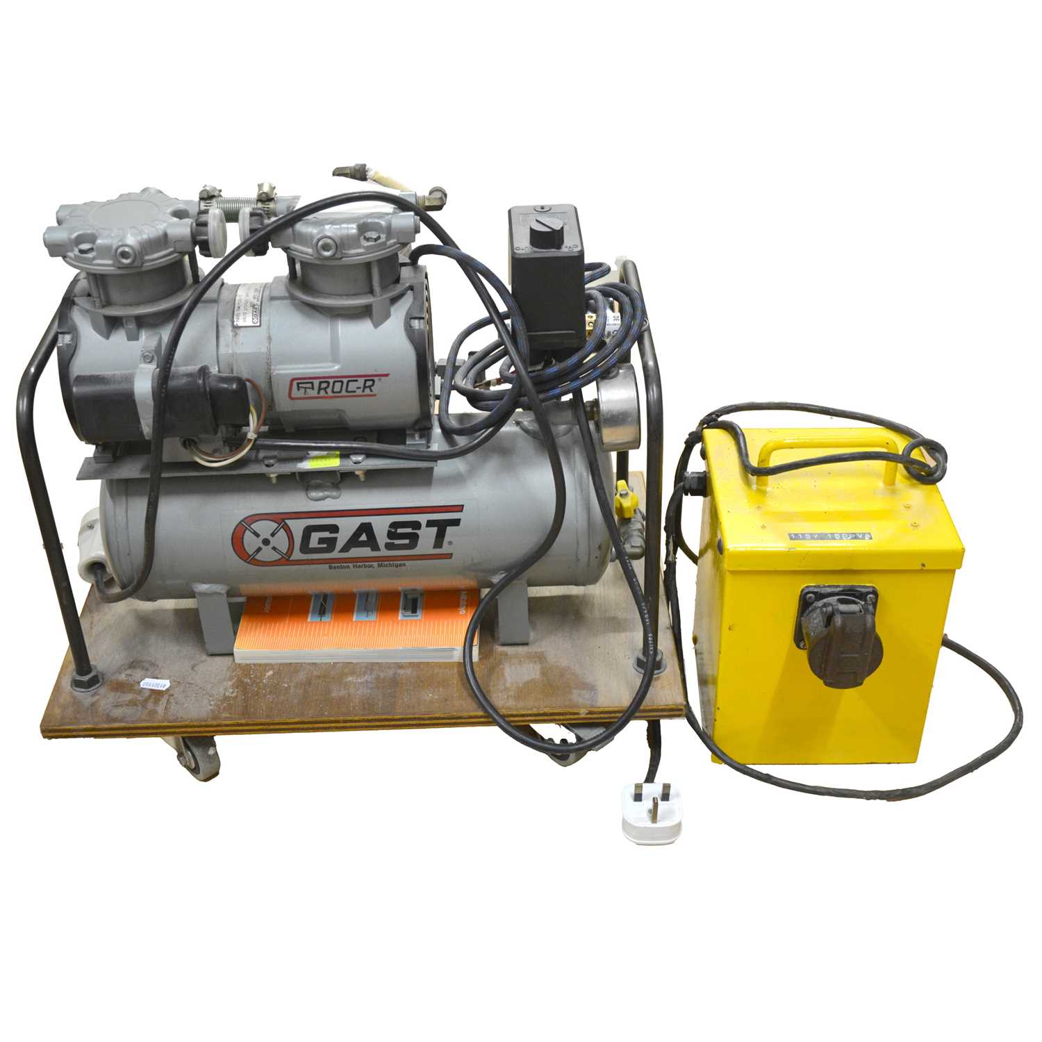 Lot 179 - Gast air compressor vacuum pump.