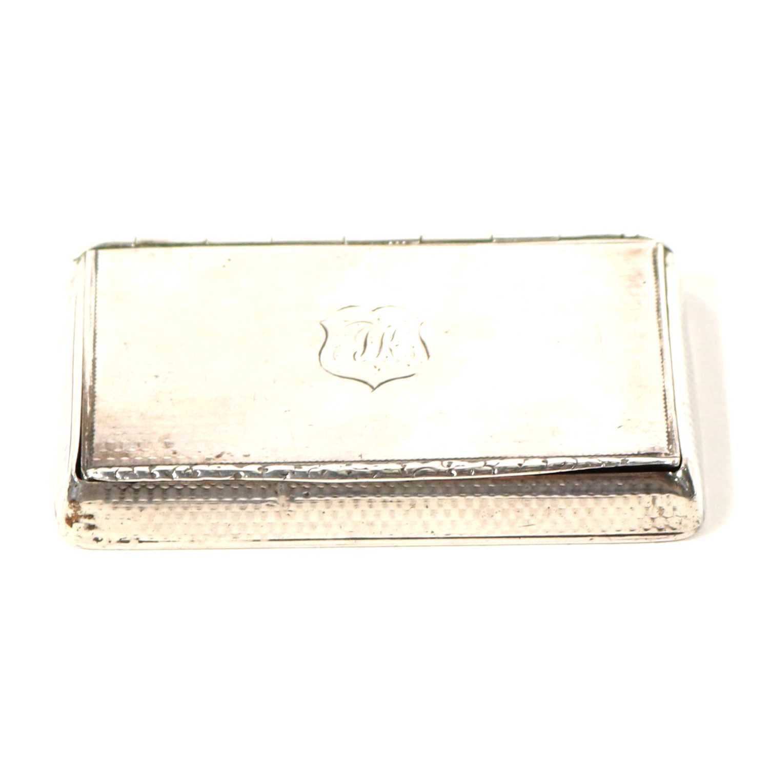 Lot 724 - William IV silver snuff box