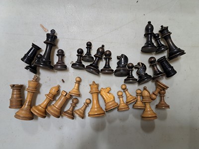 Lot 200 - Quantity of Staunton pattern chess pieces
