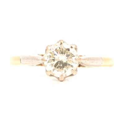 Lot 34 - A diamond solitaire ring.