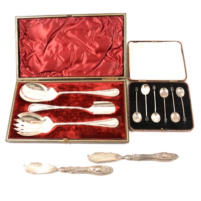 Lot 323 - Quantity of silver and silver plated cutlery