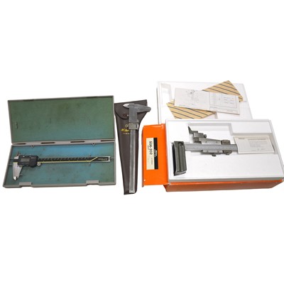 Lot 207 - Mitutoyo vernier height gage, 506-202,...