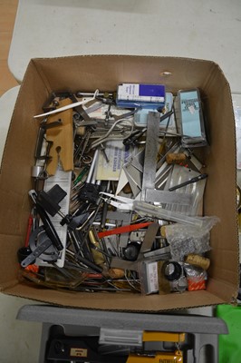 Lot 213 - Quantity of tools, including eclipse hand scrapers, hand clippers, sharpening stones, etc.