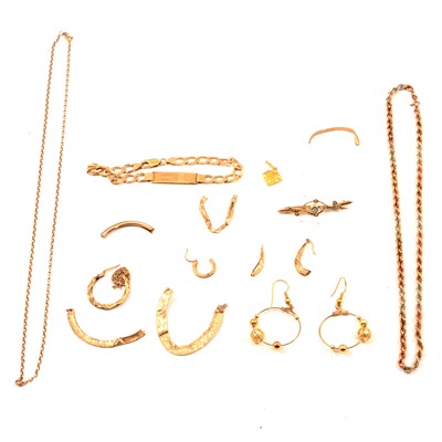 Lot 146 - Bracelet, earrings, broken brooch and scrap gold.