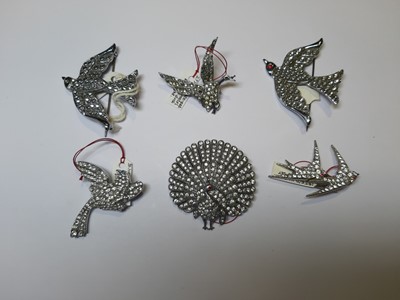 Lot 475 - Thirty-four vintage bird brooches and dress clips, 1930’s and later.