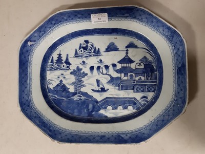 Lot 34 - Chinese export porcelain meatplate and a similar tureen