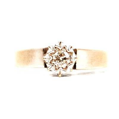 Lot 78 - A diamond solitaire ring.