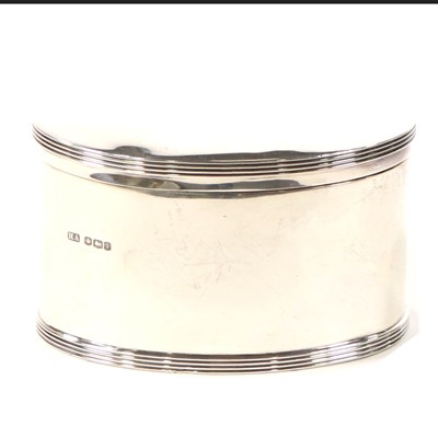 Lot 722 - Silver tea caddy