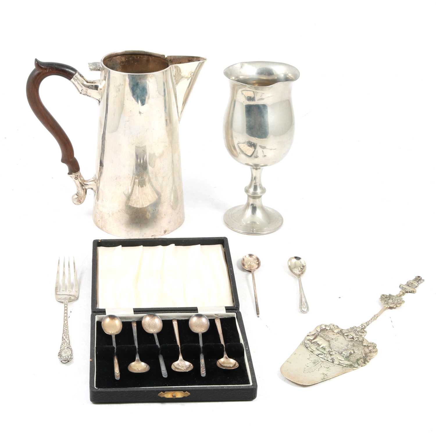 Lot 269 - Set of twelve silver apostle spoons, Atkin Brothers, Sheffield 1894, and other silver and plated wares.