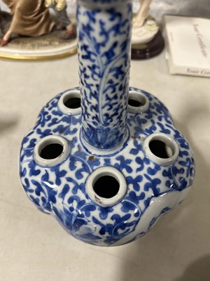 Lot 34 - Chinese porcelain Tulip vase