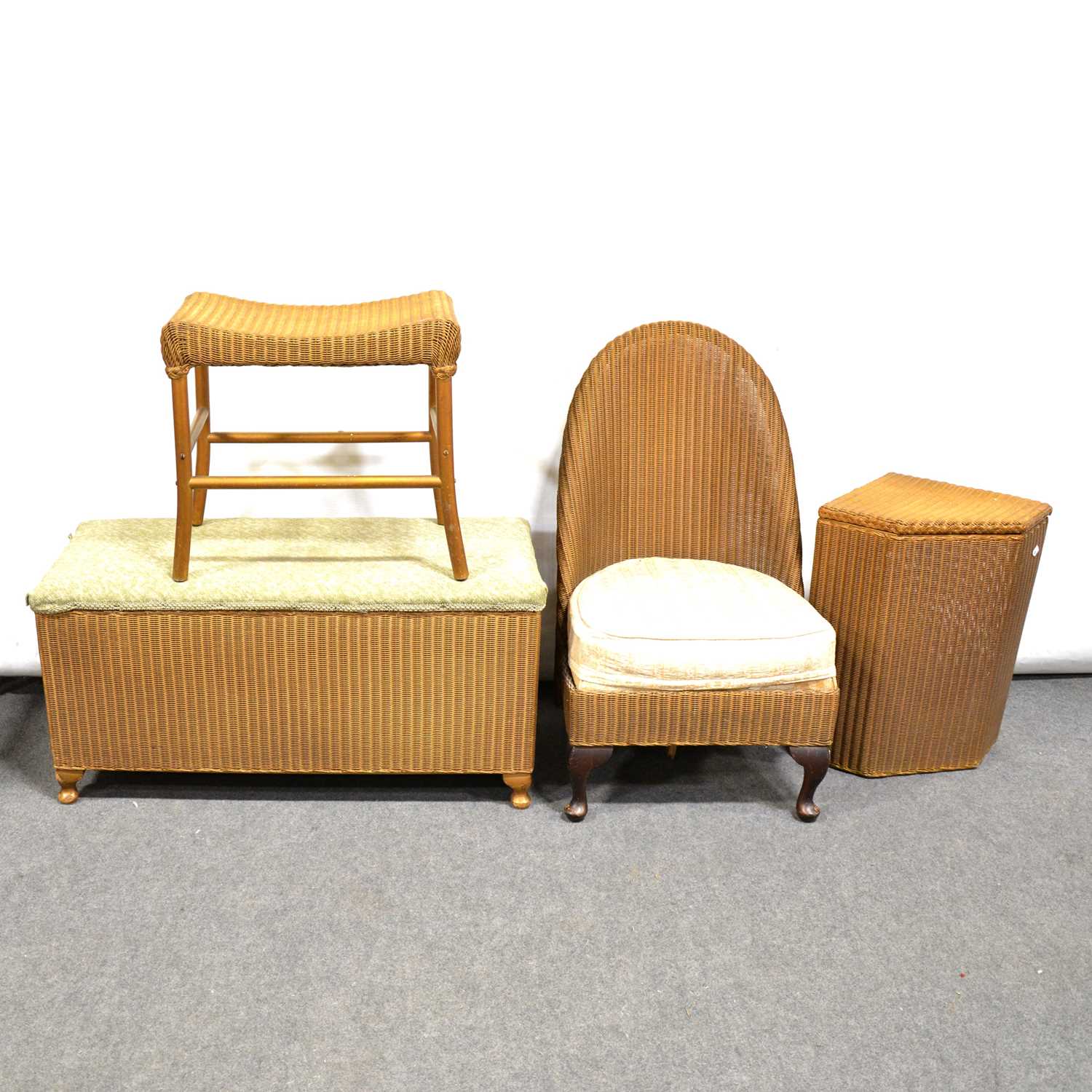 Lot 542 Lloyd Loom bedroom furniture,
