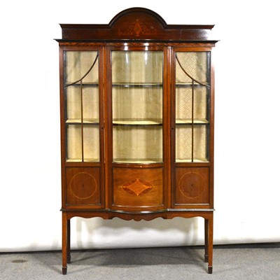 Lot 429 - Edwardian inlaid mahogany china cabinet