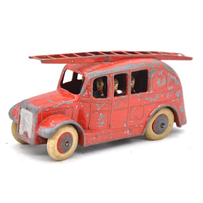 Lot 3 - Dinky Toys die-cast model, pre-war no.25H Streamlined Fire Engine