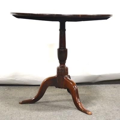 Lot 73 - George III oak tripod table