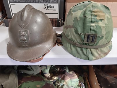 Lot 125 - Foreign military helmets